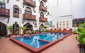 Dhow Palace Hotel